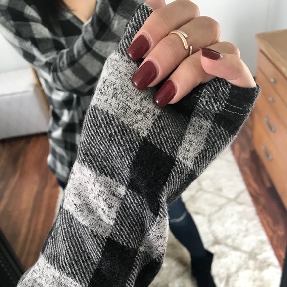 LAST 1 | GINGHAM Brushed Hacci Top | Black - Picture 2 of 5